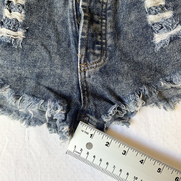 Khloe California Women Shorts M Blue Denim Cutoff Distressed Frayed Hem 1.5" - Picture 8 of 11